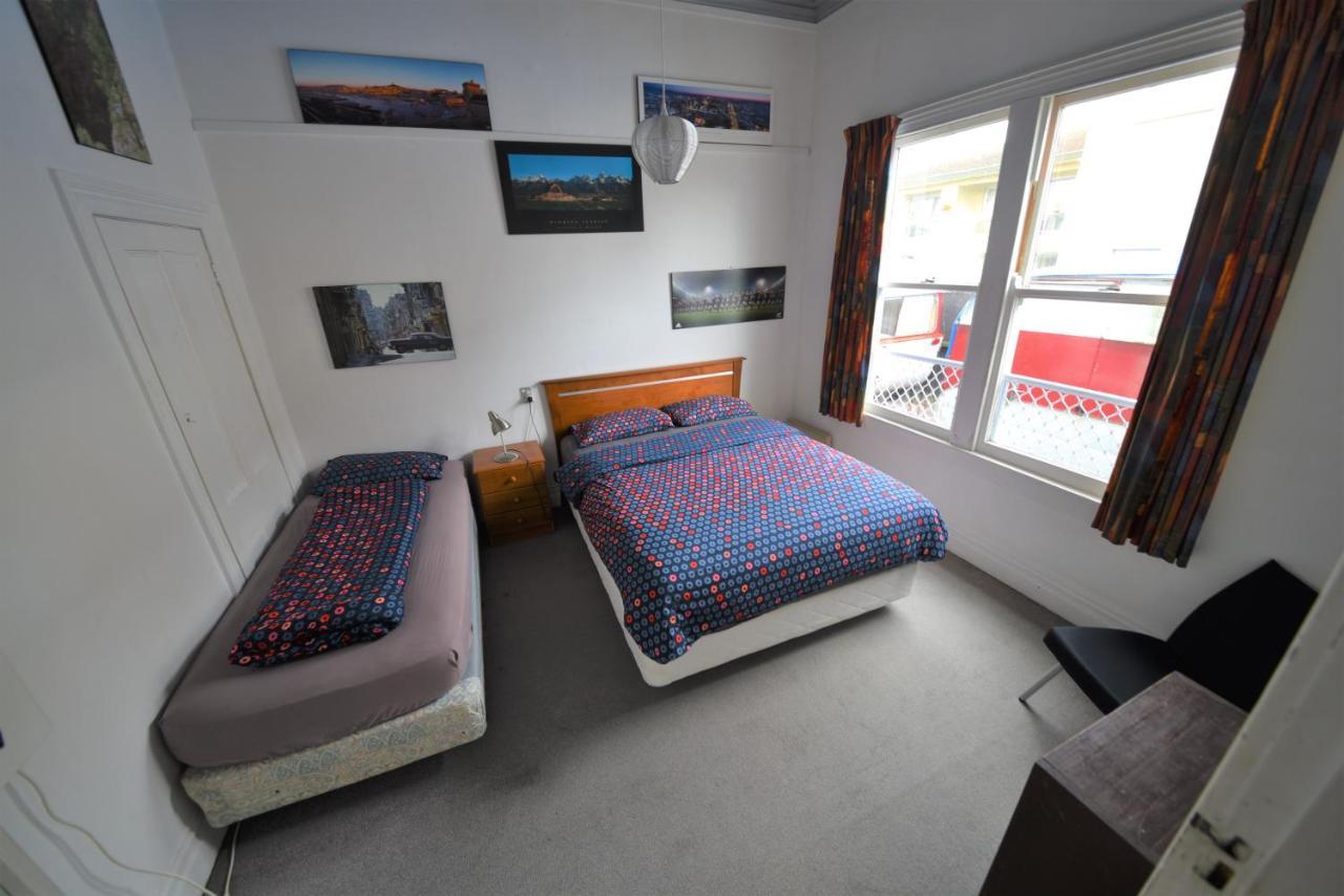 Funky Green Voyager Backpackers Hostel โรโตรัว ภายนอก รูปภาพ